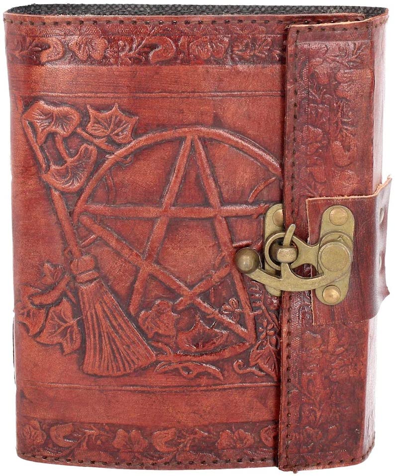 The perfect Christmas gift for a witch - A book of shadows